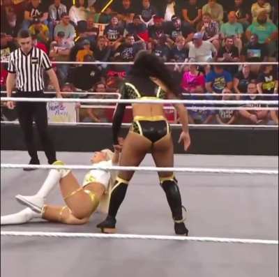 Jaida Parker vs Karmen Petrovic Battle of the Breakout Booty