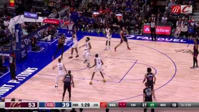[Highlight] The Cavaliers and Pistons combine for 4 steals in 20 seconds as Allen throws the bad pass, then Mobley rips it from Bey, Bey immediately steals it back, and then Okoro immediately intercepts the pass