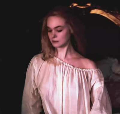 Elle Fanning - One of the best ass in Hollywood