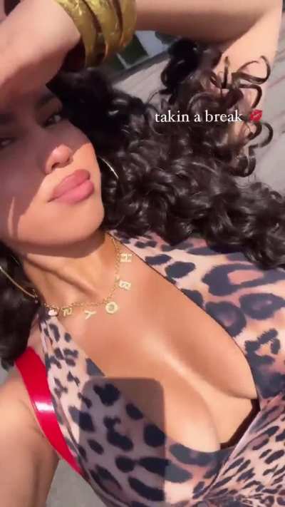 Asia Monet 💋 | IG story