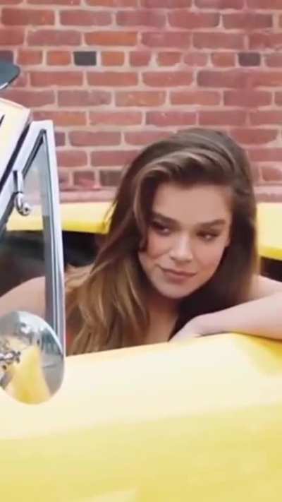 Hailee Steinfeld