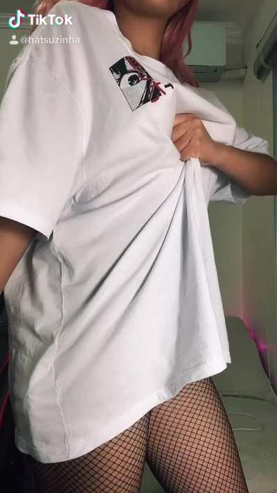 It's very easy to take your clothes off 😜