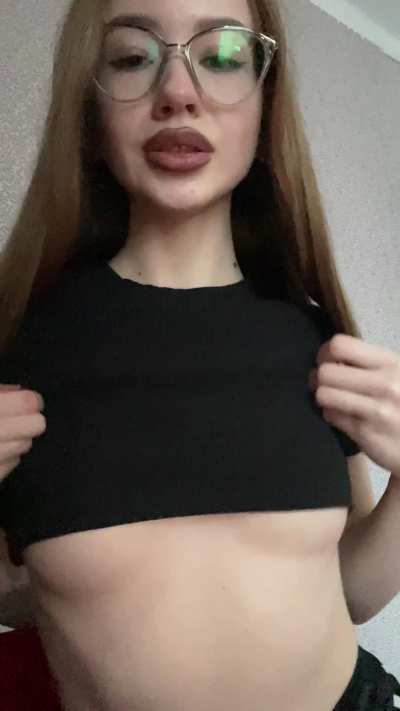 Teen with small and natural boobs are the best and hottest one (REVEAL)