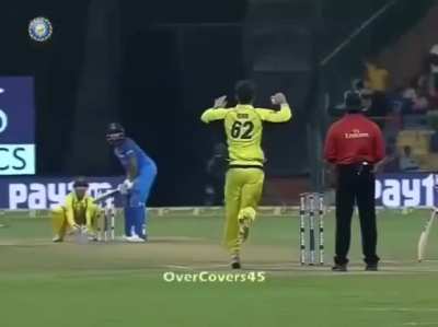 Matthew Wade really celebrated Rohit Sharma’s wicket here 😭🙏
