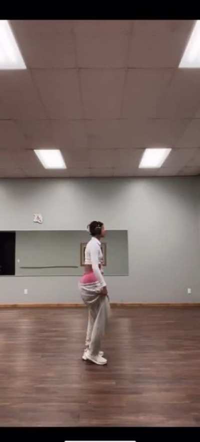 Lexie shaking her big ass ðð¥ð¦