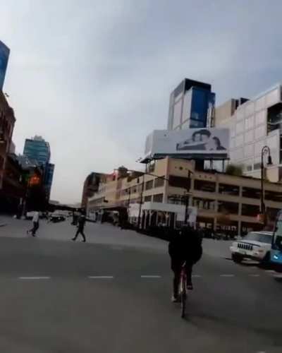Dumb ass cyclist