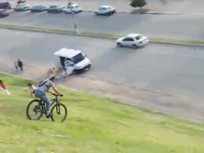 Soy yo, o esto es montevideo? alguien sabe que le paso al flaco?