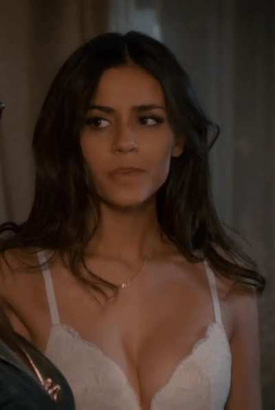 Victoria Justice looking at your hard cock😱