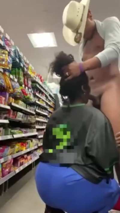 7 Eleven employees with some customer service ð