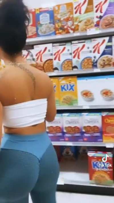 Skinny thick chick wearing the tiktok booty leggings