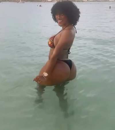 🍾🍑