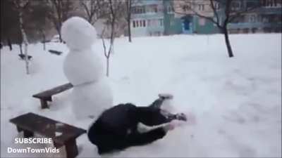 Нормально снеговик машется