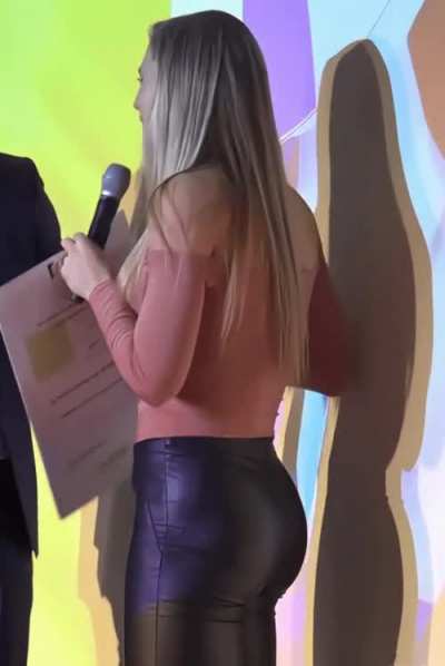 Hot Jutta in leather pants