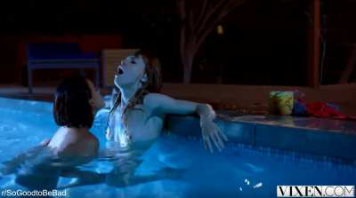 [/r/SoGoodtoBeBad] In and out of the pool