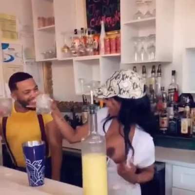 K Michelle Flashing