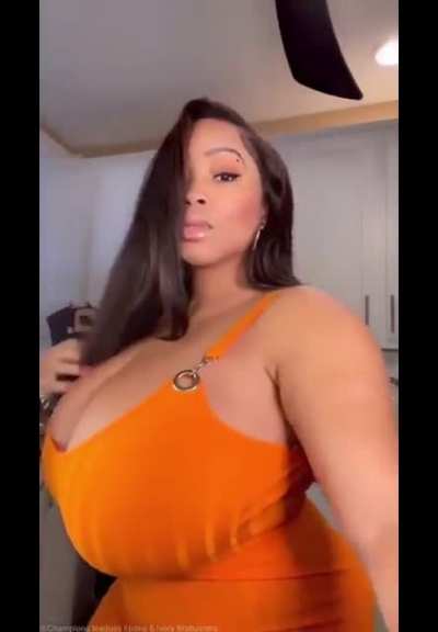 Boobie Queens
