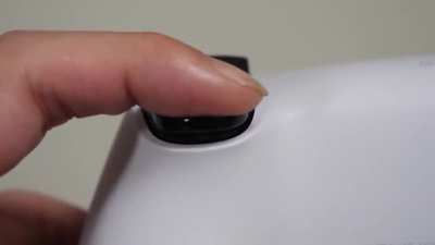 PS5 DualSense adaptive triggers, combined with haptic feedback 🔊 (via @YongYea on Twitt<wbr>er/Yo<wbr>uTube<wbr>)