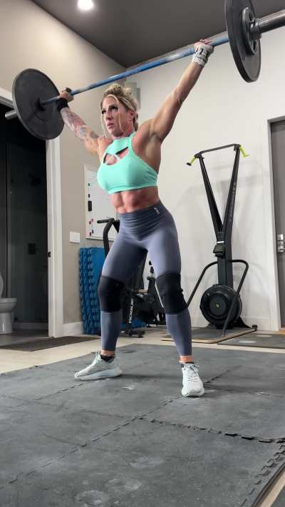 the barbell isn’t the only thing I’m making rise