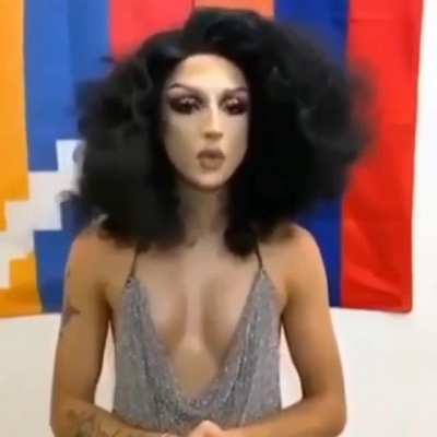 🤨