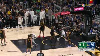 [Highlight] Jaylen Brown hits Curry with the 