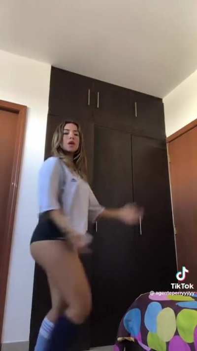 She’s a 10, and has a fatty