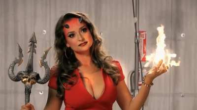 Milana Vayntrub