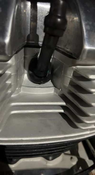 Can anyone please tell me what’s happening here and most importantly why this is happening? What do I need to do to fix it and can it be ridden until it’s fixed?
