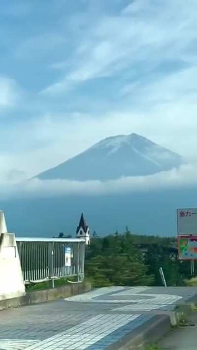 🗻