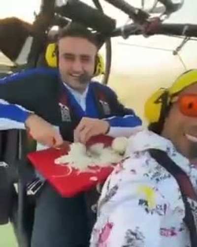 Bu adamın çok değişik fantezileri var