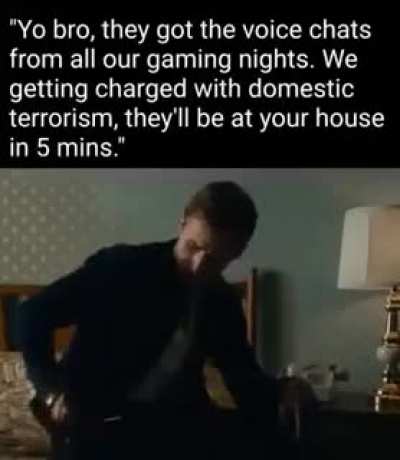 😨