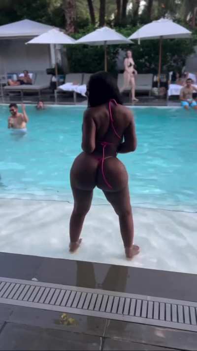 🏊‍♀️🏊<wbr>‍♀️