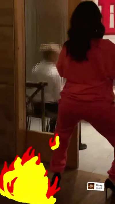 Selena Gomez twerking her fat ass on her birthday. Give her a birthday load