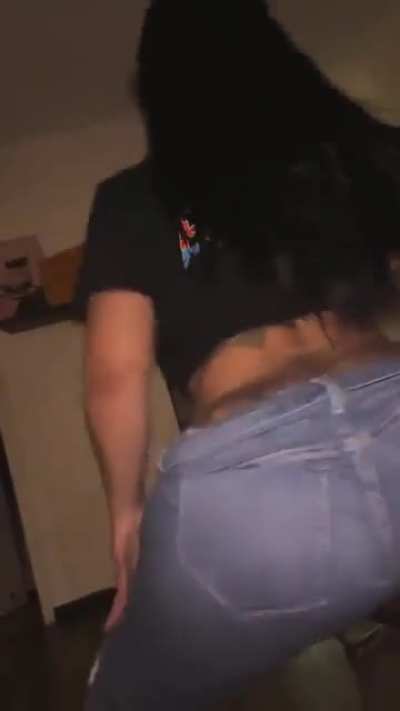 BBL in Jeans