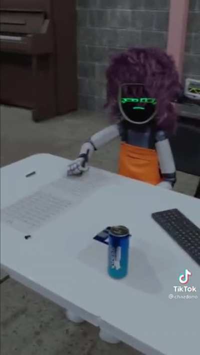 The average redditor’s reaction to the tiktok voice