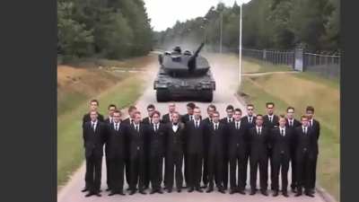 Dutch army testing its tank's emergency brakes