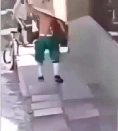 i was already impressed...then he got on the bike and im like 
