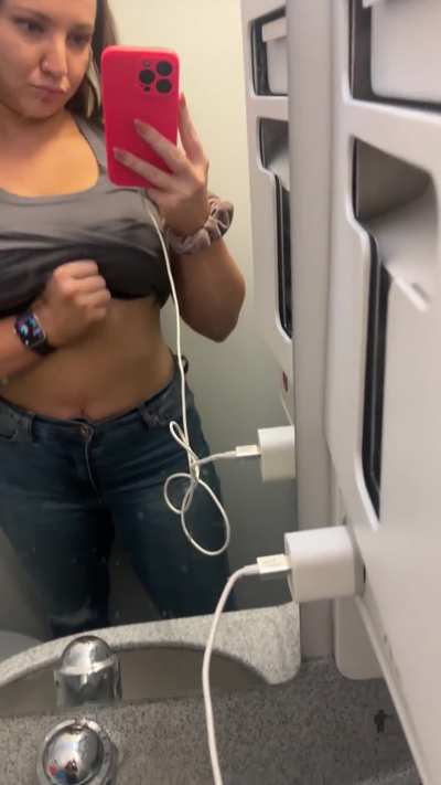 First date idea: Tittyfucking on the plane?