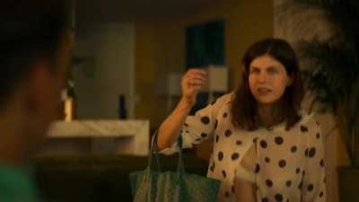 Alexandra Daddario bouncing in White Lotus