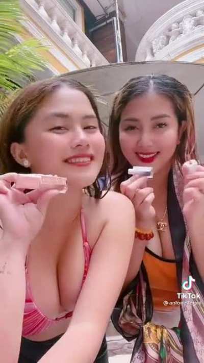 Antonette & China