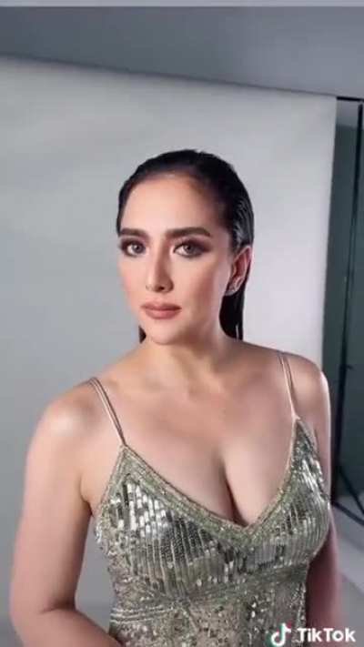 Ara Mina