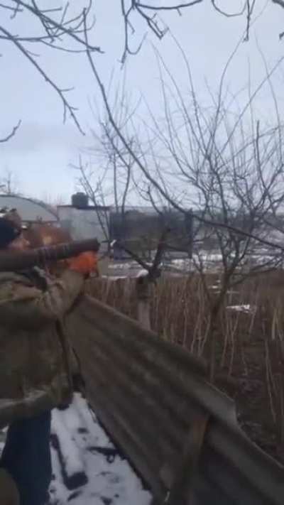 Ukrainain create Home-made grenade launchers from pipes