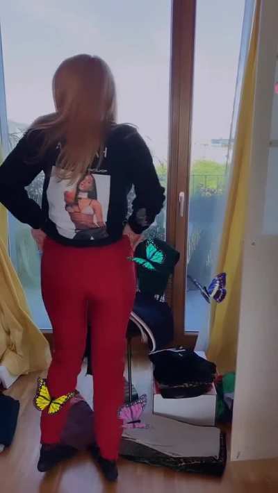 Wie die Brüste am wackeln sind