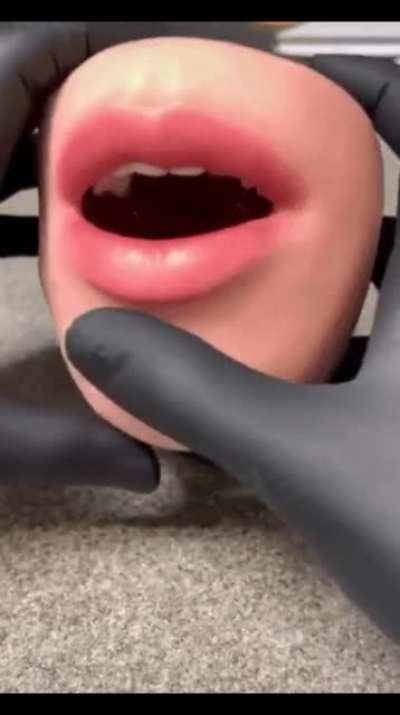 😈
