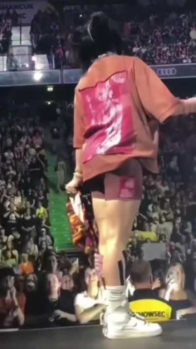 👀