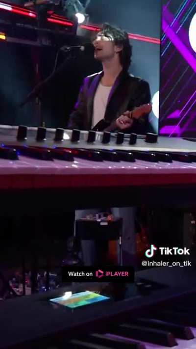 Rock Band Inhaler did this amazing cover of Miley Cyrus 'Flowers'