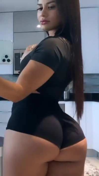 Katya Elise Henry (@kat<wbr>yaeli<wbr>sehen<wbr>ry)