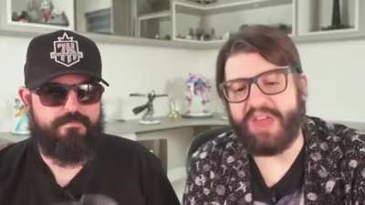 Jovem Nerd e Paula Latejando