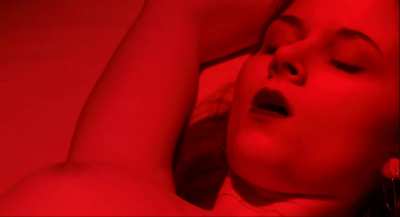 Nora Dolmans & Manon Delauvaux in 'Switch'