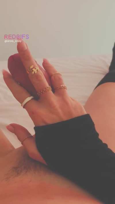 This is how my little clit looks when I’m throbbing… just wish your girlfriend was riding it instead of my hand 😏💦🔥