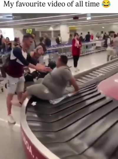 Poor guy 🤣🤣